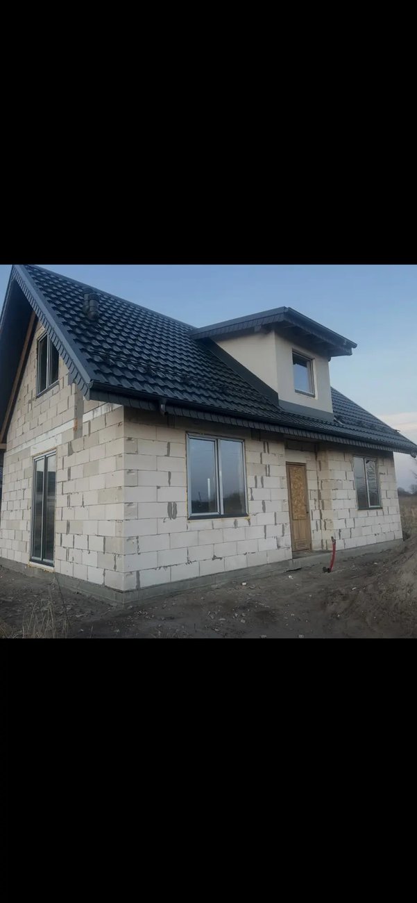 Коробка дома с кровлей